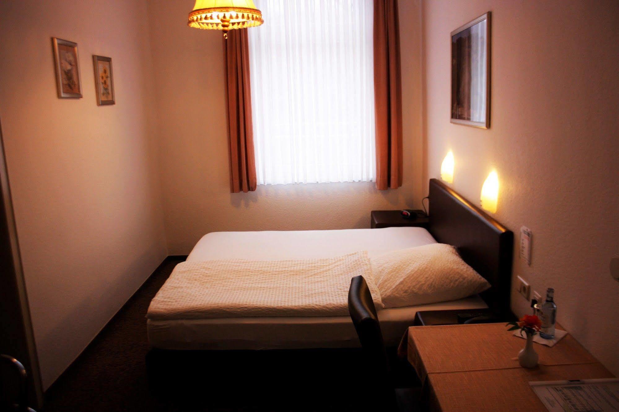 Hotel Zum Anker Andernach Extérieur photo